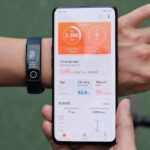 Как включить смарт-часы, если нет кнопок